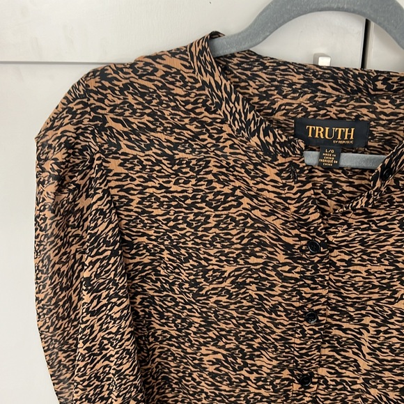 Truth by Republic Animal Print Lightweight Long Sleeves Brown Black Top Large L - Picture 3 of 8